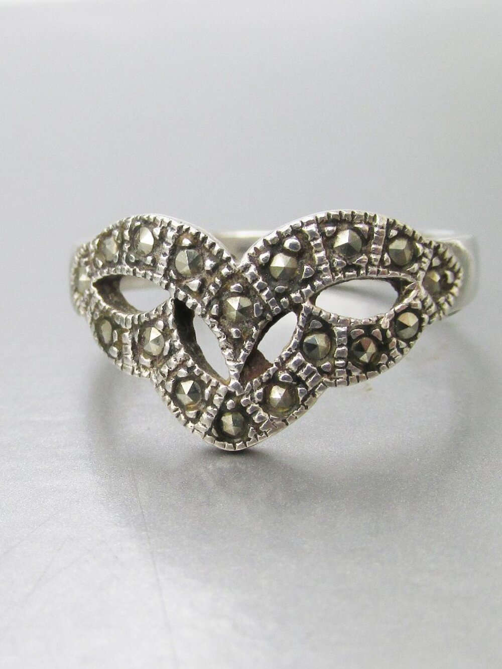 Pretty Vintage 1980s Open Work Sterling Silver & Marcasite Ring Sz 7